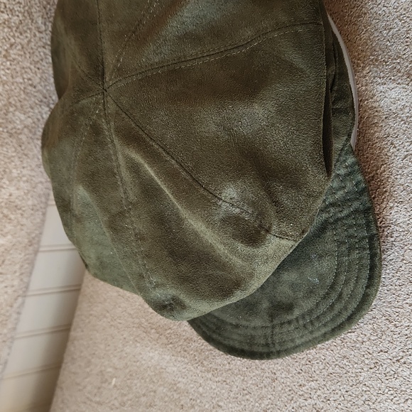 EUC Betmar New York mens hat green faux suede